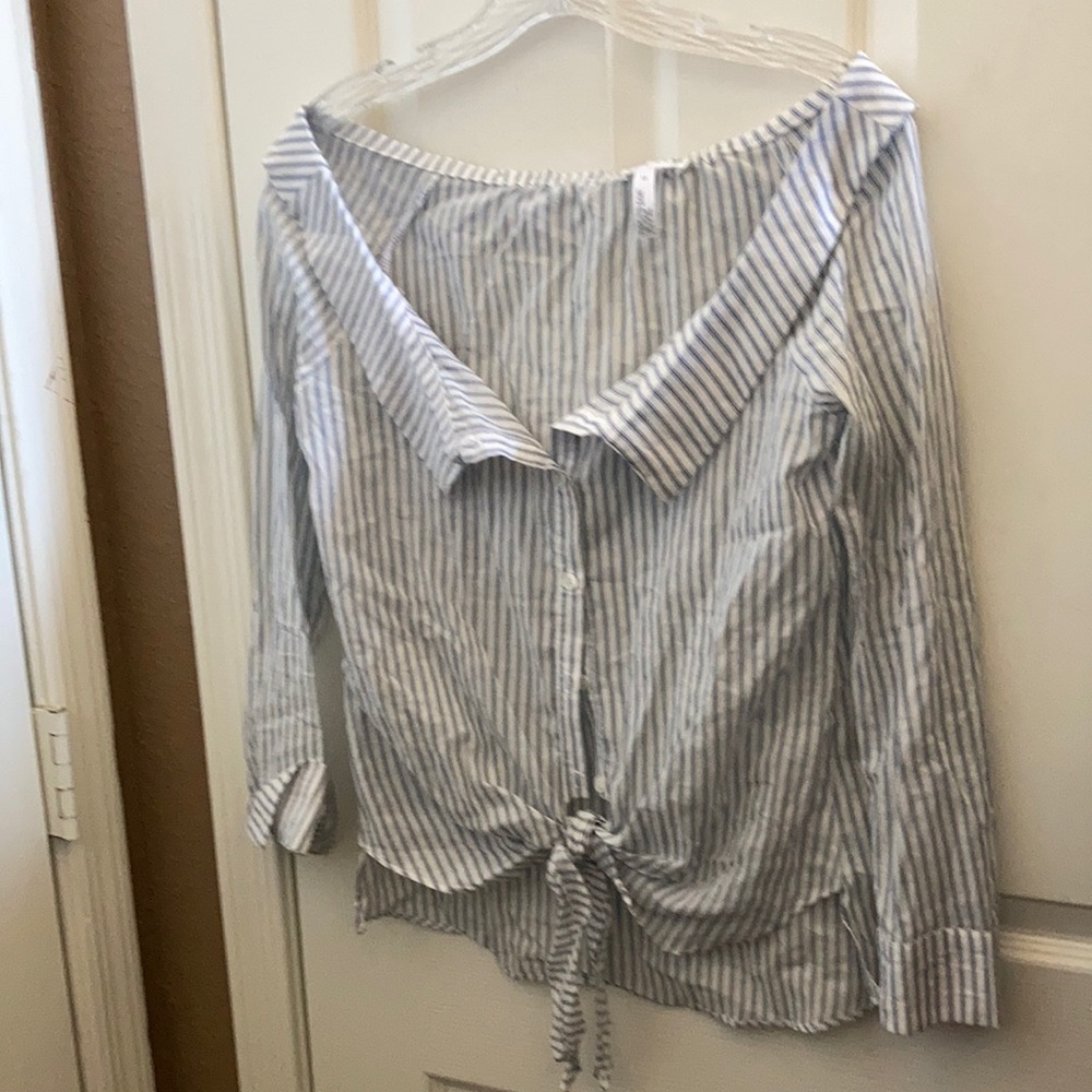 FINAL MARKDOWN Ladies leith blouse xs